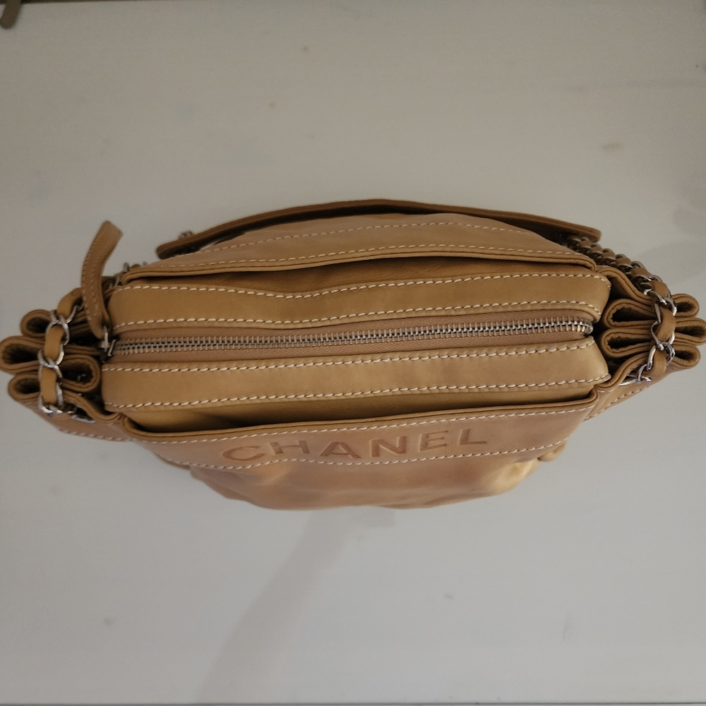 CHANEL Beige Lambskin - Picture 6 of 16